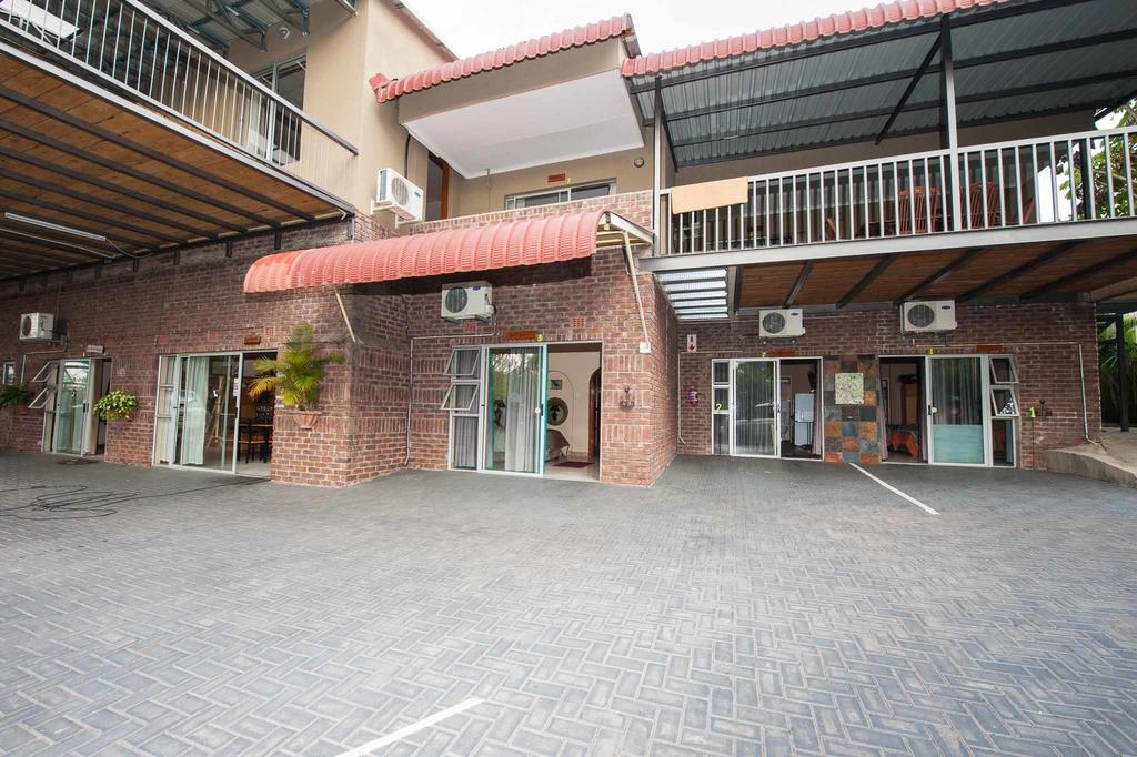Ingwe Guesthouse Mbombela Ngoại thất bức ảnh